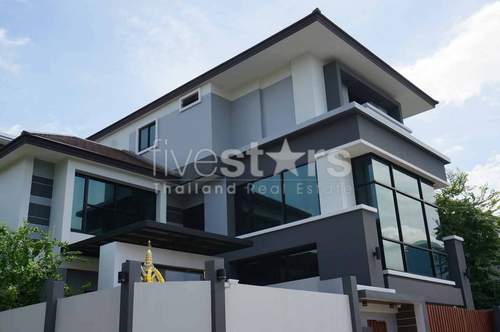 5 bedroom home office for sale on Huai Khwang, photo 3