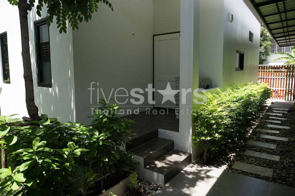 5 bedroom home office for sale on Huai Khwang, photo 7