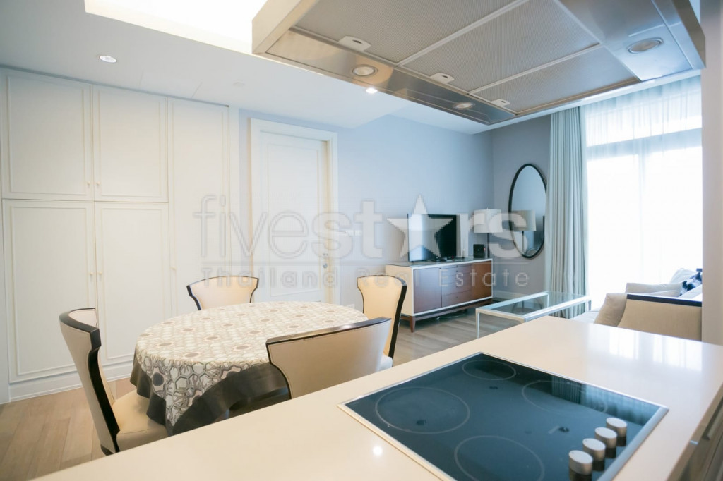 Condo 2 chambres à louer près de la station BTS Phloen Chit, photo 2