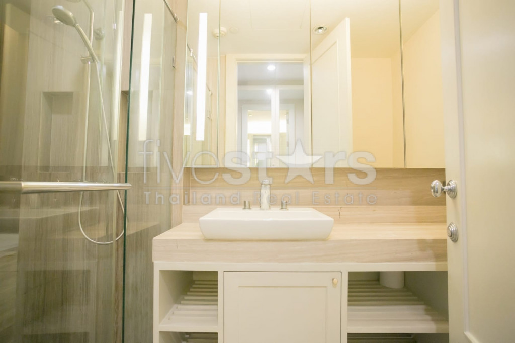 2-bedroom condo for sale close to Phloen Chit BTS station, photo 12