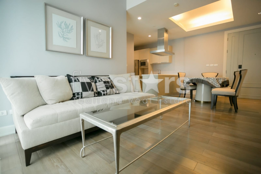 2-bedroom condo for sale close to Phloen Chit BTS station