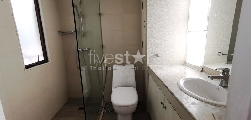 Appartement spacieux de 4 chambres à louer près du MRT Lumpini, photo 24