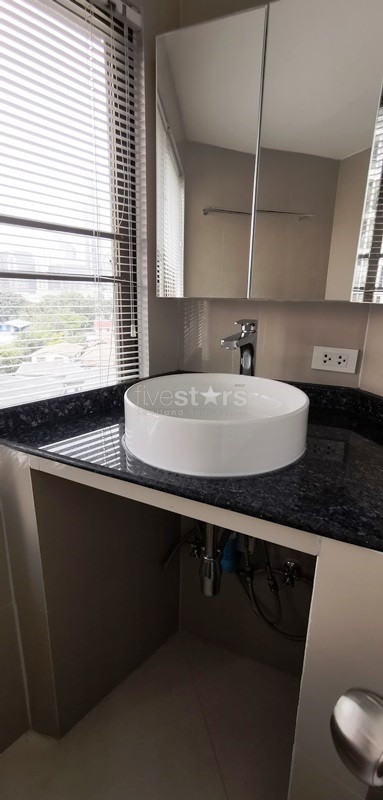 Appartement spacieux de 2 chambres à louer près du MRT Lumpini, photo 17