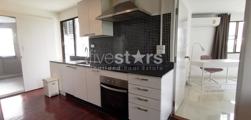 Appartement spacieux de 2 chambres à louer près du MRT Lumpini, photo 4