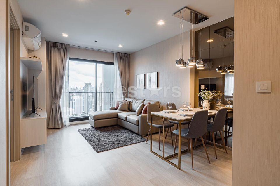 Modern 2 bedrooms condo for rent near BTS Ploenchit, photo 9