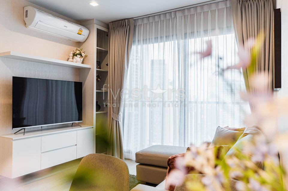 Modern 2 bedrooms condo for rent near BTS Ploenchit, photo 2