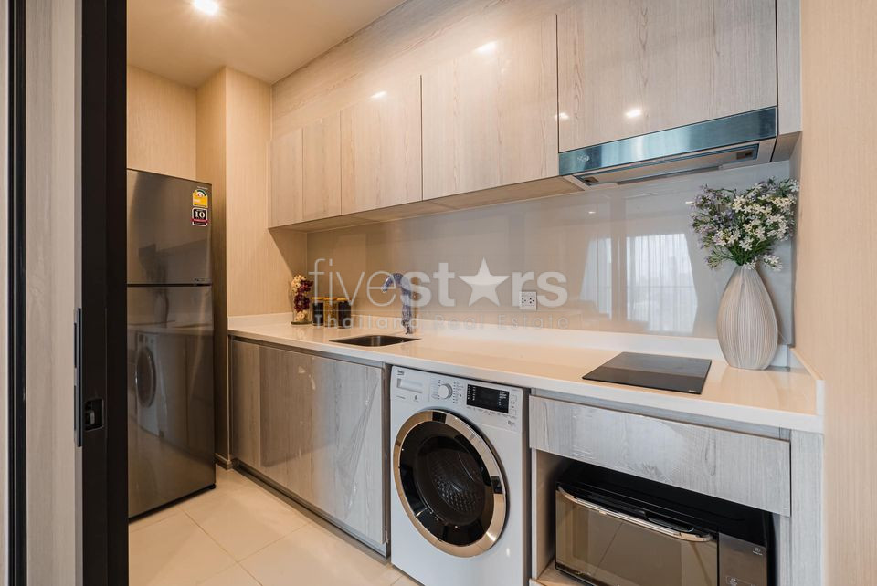 Modern 2 bedrooms condo for rent near BTS Ploenchit, photo 11