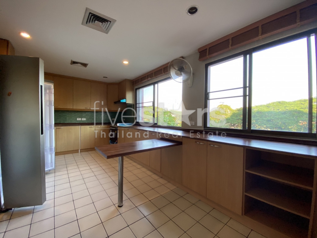 Large 2 bedrooms condo for rent near MRT Lumpini and Park, photo 7