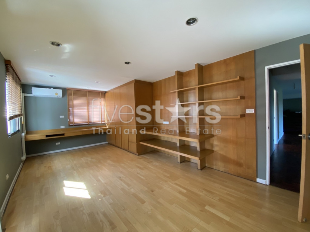 Large 2 bedrooms condo for rent near MRT Lumpini and Park, photo 12