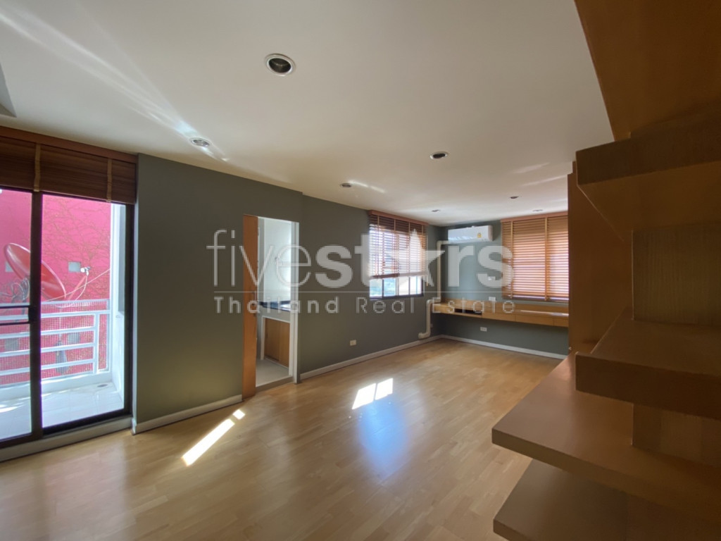 Large 2 bedrooms condo for rent near MRT Lumpini and Park, photo 4