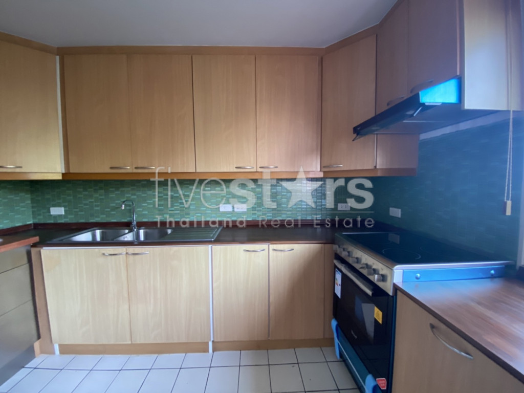 Large 2 bedrooms condo for rent near MRT Lumpini and Park, photo 6