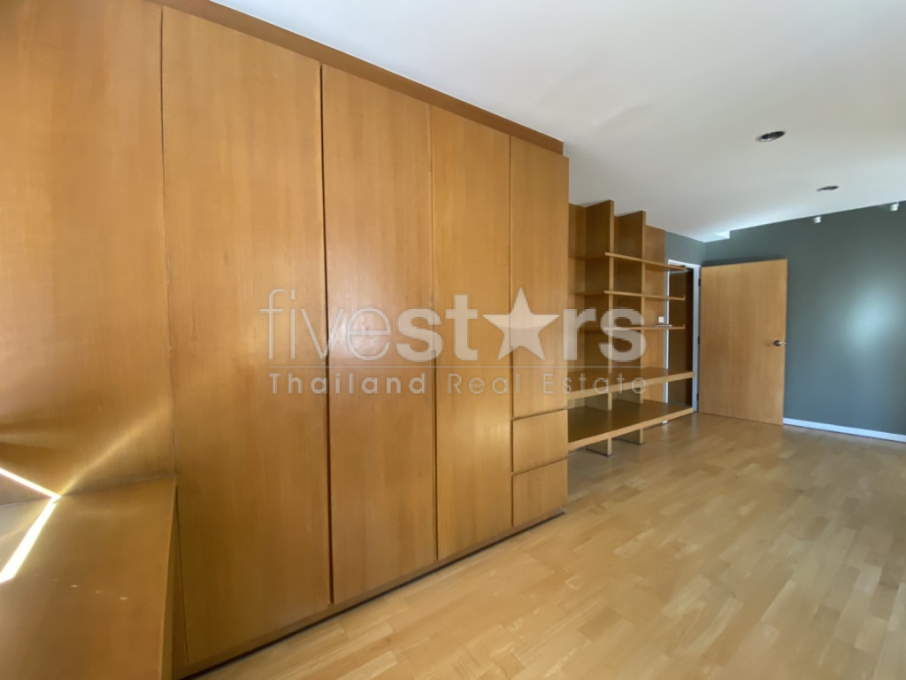 Large 2 bedrooms condo for rent near MRT Lumpini and Park, photo 15