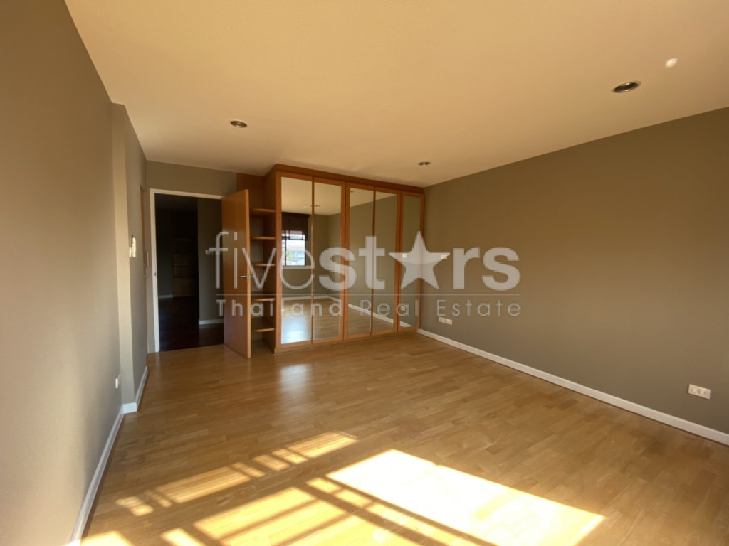 Large 2 bedrooms condo for rent near MRT Lumpini and Park, photo 3