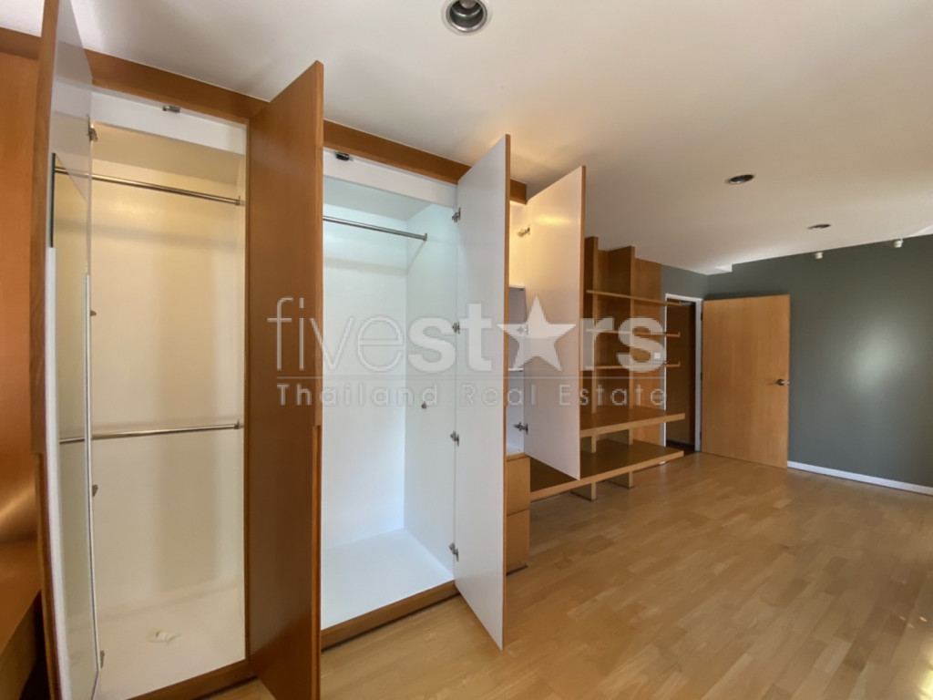 Large 2 bedrooms condo for rent near MRT Lumpini and Park, photo 17