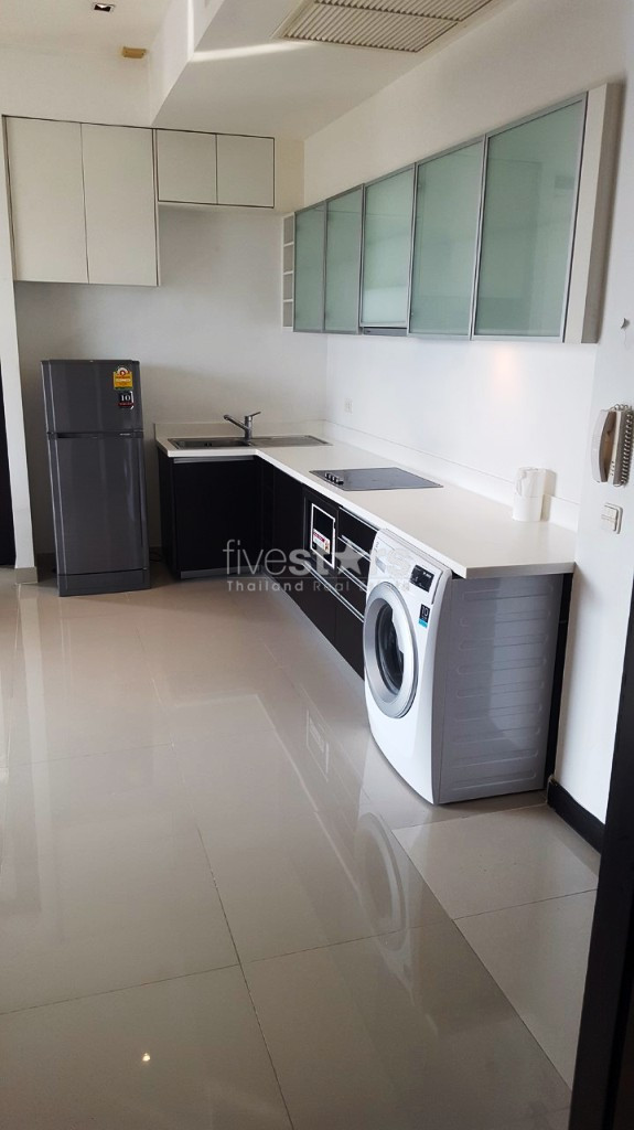 2 bedrooms condo for sale in soi Yennakart Sathorn area, photo 4