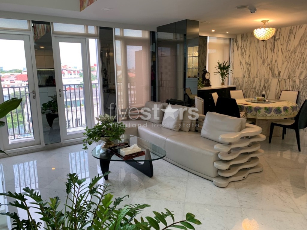 3 bedroom duplex condo for sale on Yen Akat Sathorn
