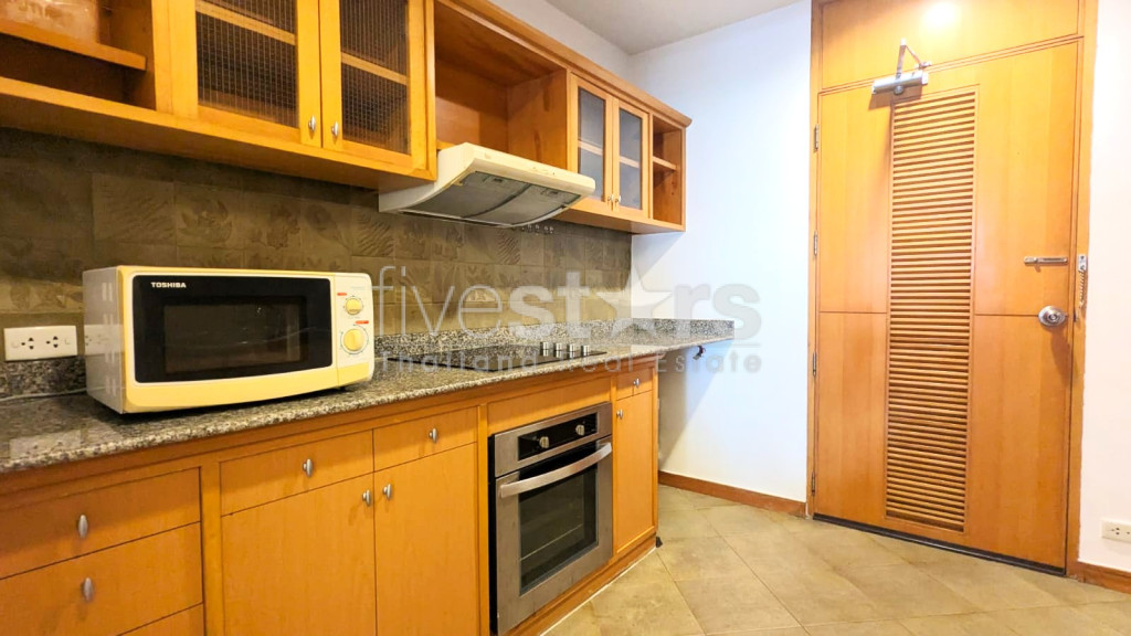 Appartement 2 chambres à louer sur Sathorn, proche MRT Lumpini, photo 8
