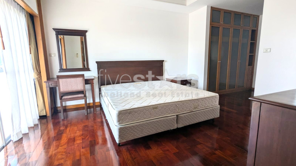 Appartement 2 chambres à louer sur Sathorn, proche MRT Lumpini, photo 10