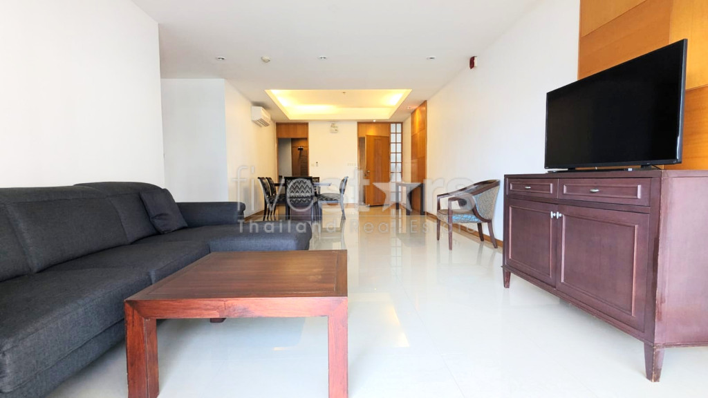 Appartement 2 chambres à louer sur Sathorn, proche MRT Lumpini, photo 2