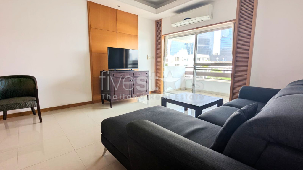 Appartement 2 chambres à louer sur Sathorn, proche MRT Lumpini