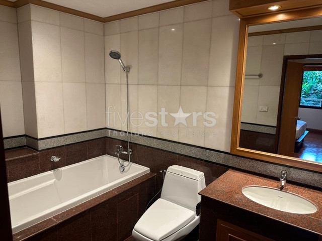 Grand appartement de 1 chambre avec terrasse, à louer à Yen Akart (Sathorn), photo 8