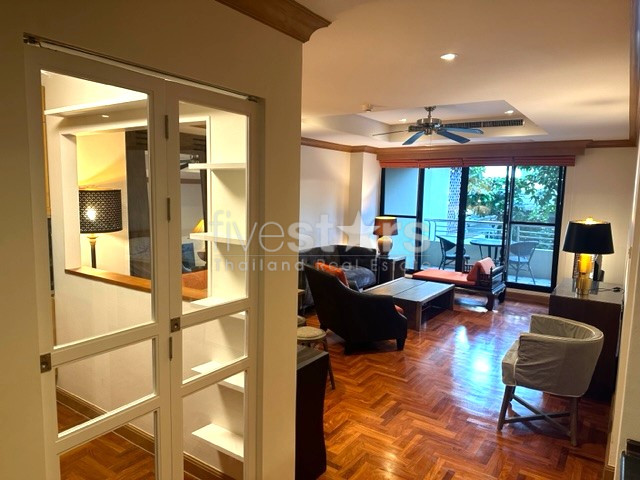 Grand appartement de 1 chambre avec terrasse, à louer à Yen Akart (Sathorn), photo 5