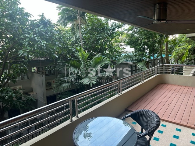 Grand appartement de 1 chambre avec terrasse, à louer à Yen Akart (Sathorn), photo 4
