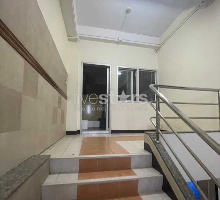 Immeuble commercial de 5 chambres à vendre sur Yen Akat Road, photo 14