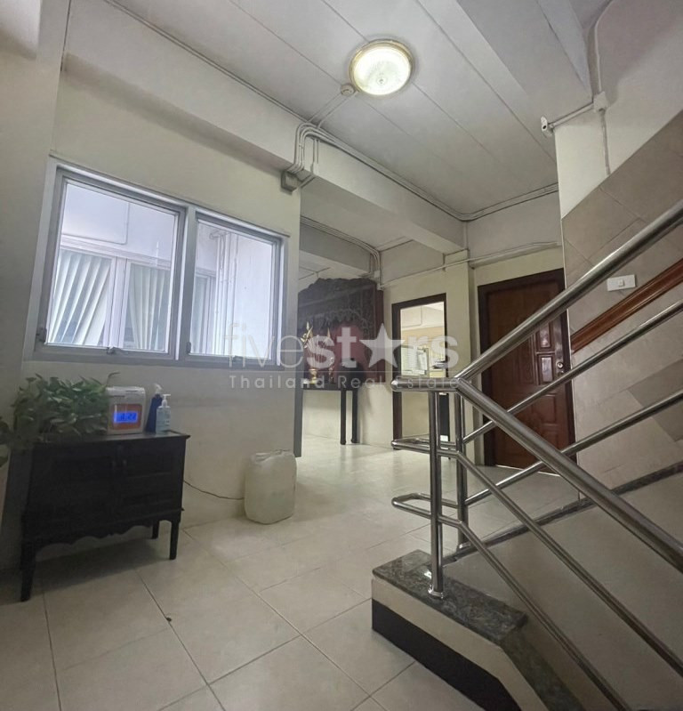 Immeuble commercial de 5 chambres à vendre sur Yen Akat Road, photo 18