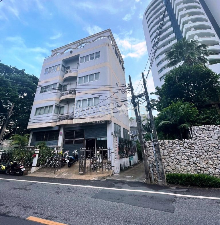Immeuble commercial de 5 chambres à vendre sur Yen Akat Road
