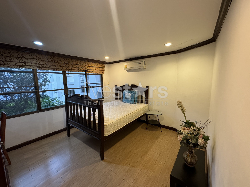 Detached 4-Bedroom House for Rent in Sathorn - Yen Akard, photo 11