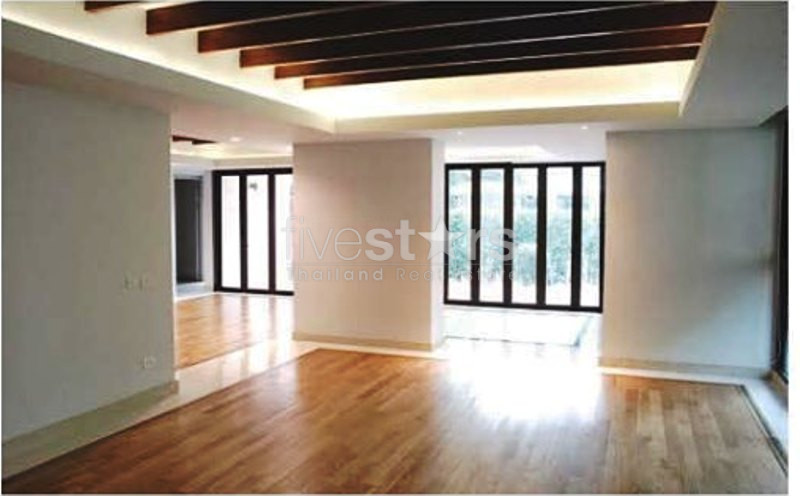 House in compound 4 bedrooms for rent in Sathorn, photo 6