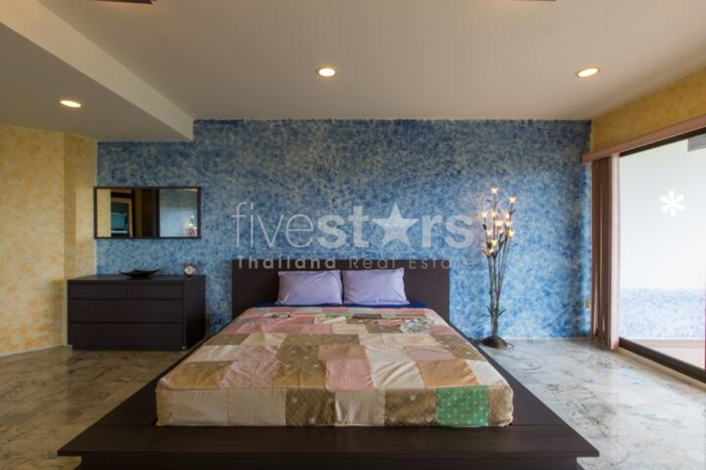 Large 1 Bed Condo with Sea Views to the North of town, photo 9