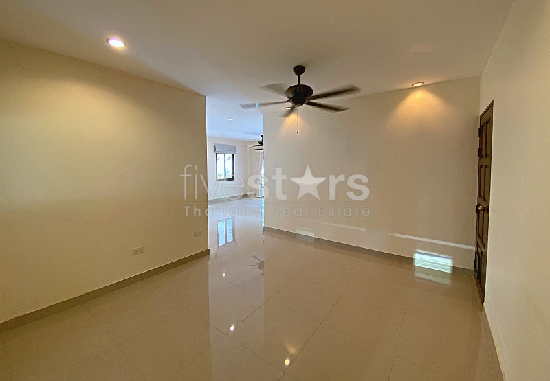 Executive 4-Bedroom Pool Villa with Guest Studio on Rare Double Plot in Khao Tao, photo 10