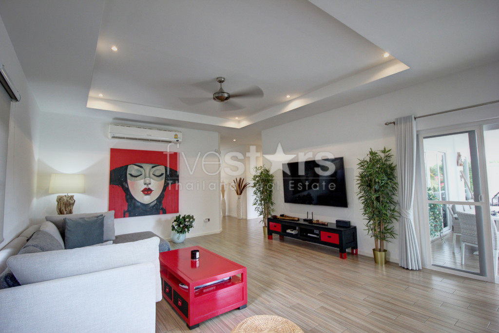 4 Bed Luxury Pool Villa on Large Plot, photo 13
