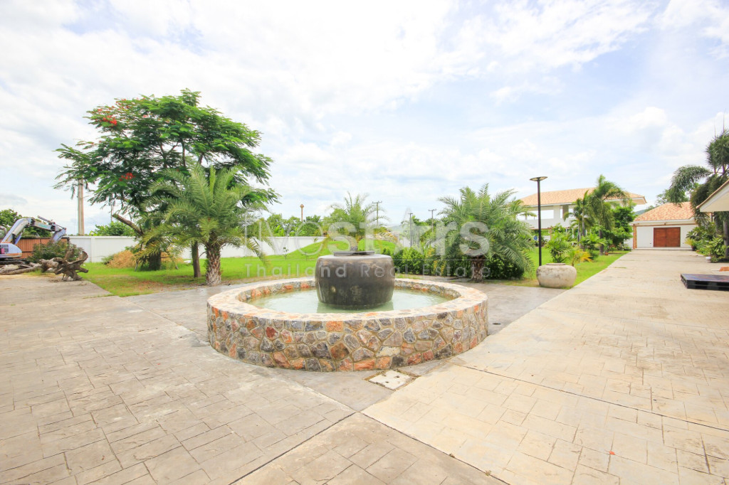 5 Bedroom House On Large Land Plot, photo 12