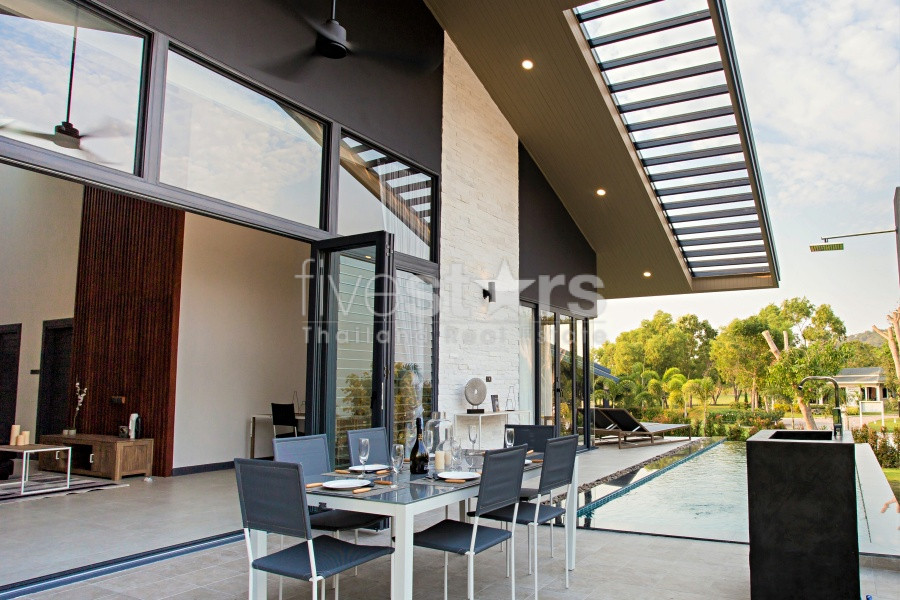 Sanctuary Lakes : 3 Bedroom Luxury Pool Villa in Hua Hin, photo 3