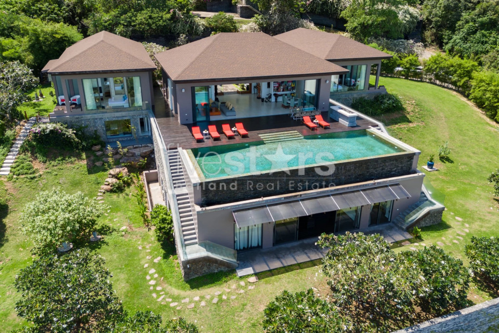 SEA-VIEW VILLA IN UPSCALE NEIGHBORHOOD, photo 3