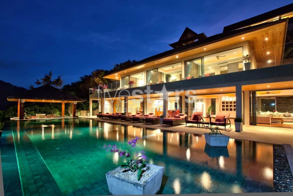 STUNNING UNINTERRUPTED PANORAMIC OCEAN-VIEWS VILLA