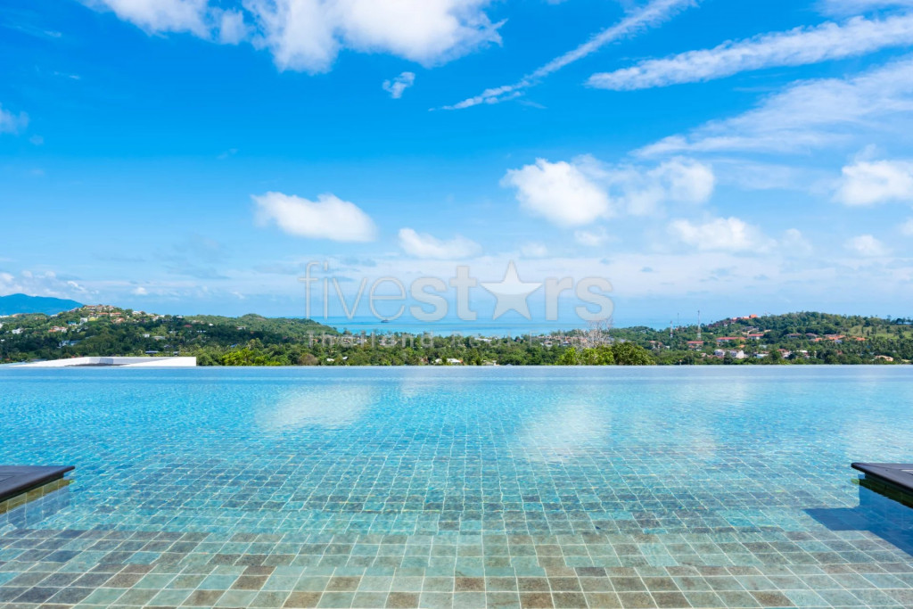 SEA-VIEW VILLA IN UPSCALE NEIGHBORHOOD, photo 2