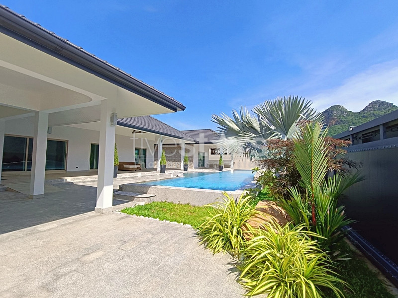 Newly Built 3-Bedroom Pool Villa with Mountain Views Near Dolphin Bay Beach, photo 4