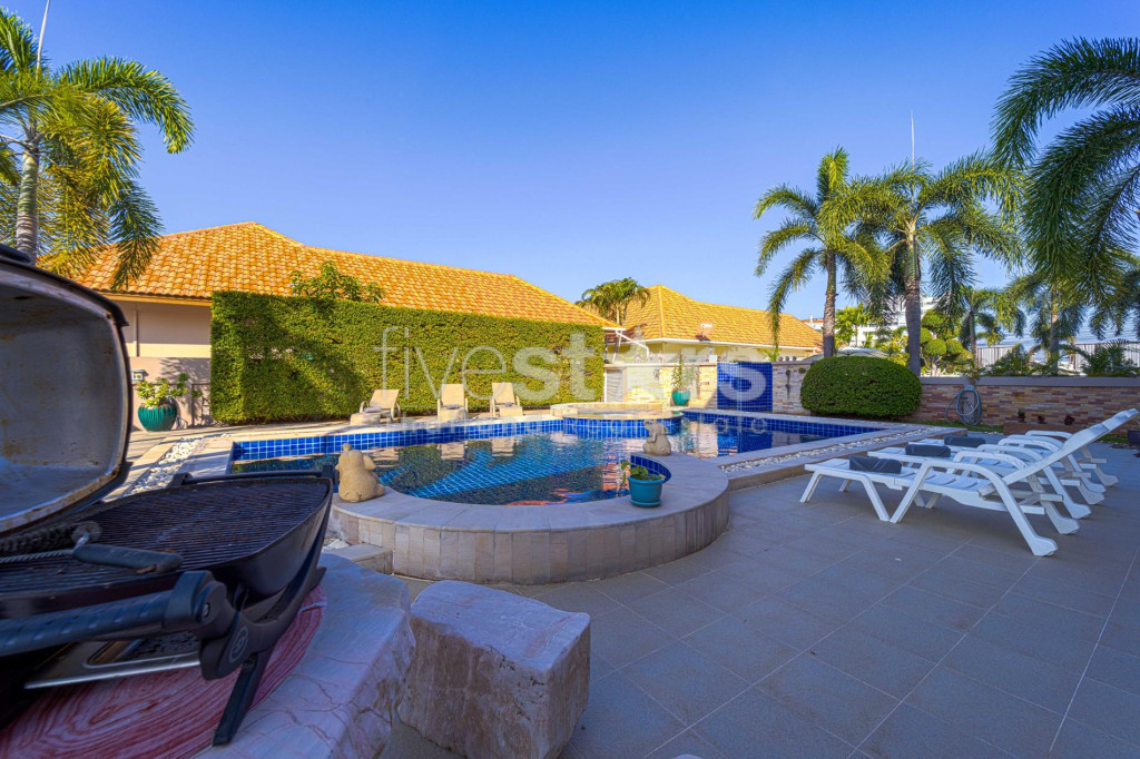 Hua Hin Palm Village: 2 Storey 6 Bedroom Pool Villa, photo 12