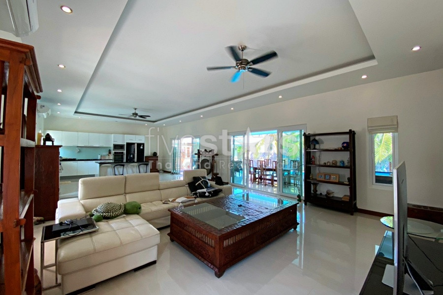 Luxury 4-Bedroom Pool Villa for Sale at Palm Villas Hua Hin, photo 11