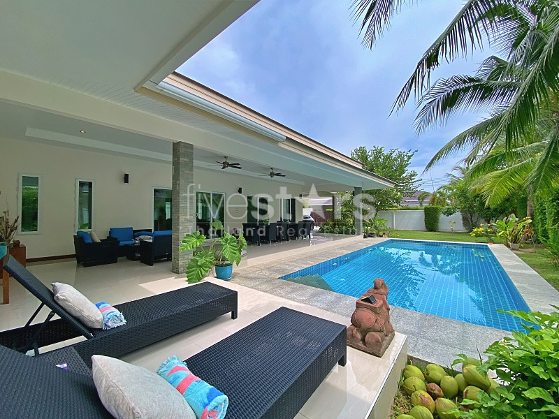 Spacious 3 Bed 3 Bath Pool Villa For Sale Near Palm Hills on Secure Estate, photo 9