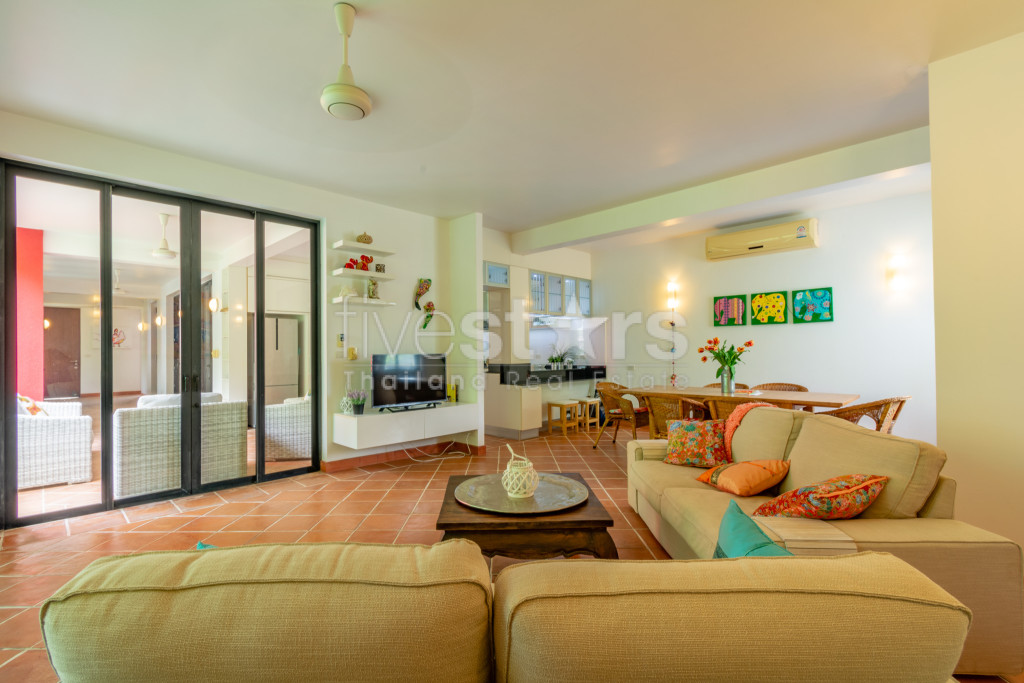 Beautiful 2 Bedroom Condo Near The Beach, photo 8