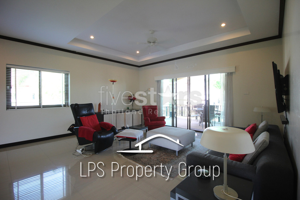 Spacious Holiday Home in Downtown Cha Am For Sale, photo 14