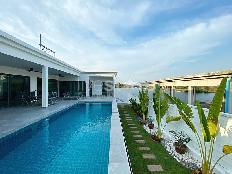 Modern Renovated 2-Bedroom Villa with Tropical Garden in Thap Tai, Hua Hin, photo 4
