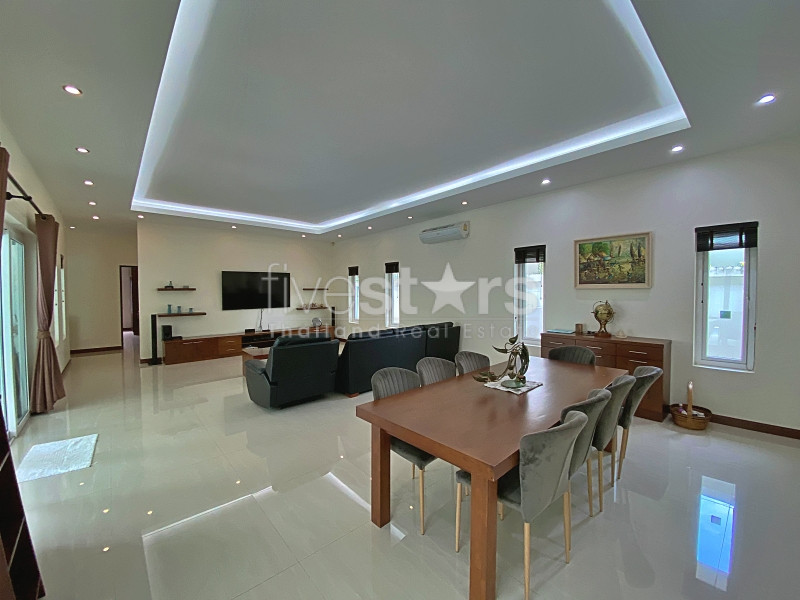 Spacious 3 Bed 3 Bath Pool Villa For Sale Near Palm Hills on Secure Estate, photo 11
