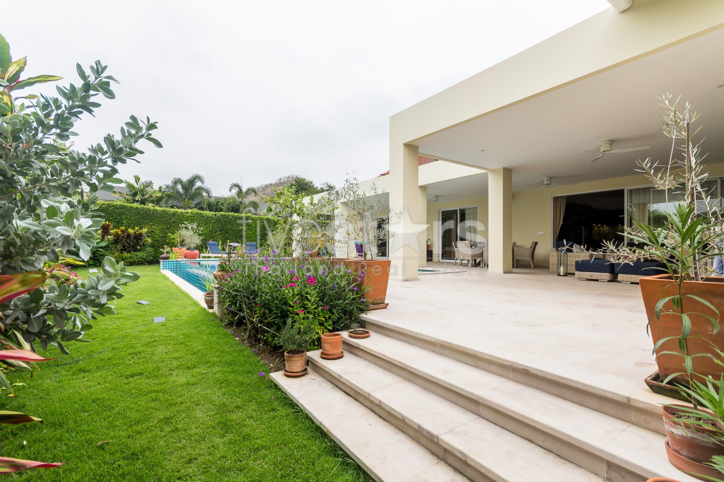 Baan Ing Phu Luxury Pool Villa with Mountain View For Sale, photo 4