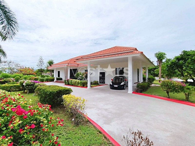 Luxurious Balinese-Style Pool Villa for Sale at Palm Hills Golf Course Hua Hin, photo 4